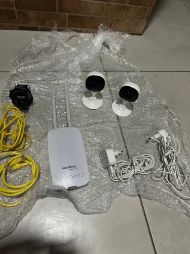 Kit de Segurança Intelbras com 2 Câmeras + Roteador