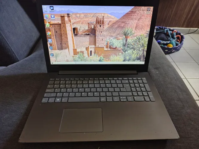 Vendo notebook Lenovo Celeron 4 de ram  512g (600 reais)