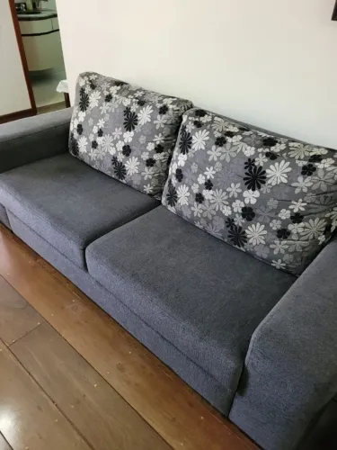 Conjunto de Sofás (3 e 2 lugares)