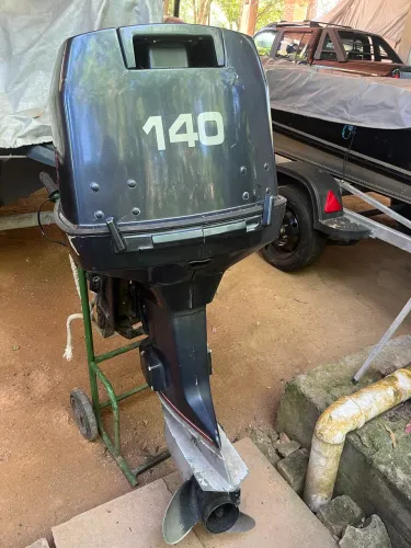 Motor de popa Envirude 140 HP v4