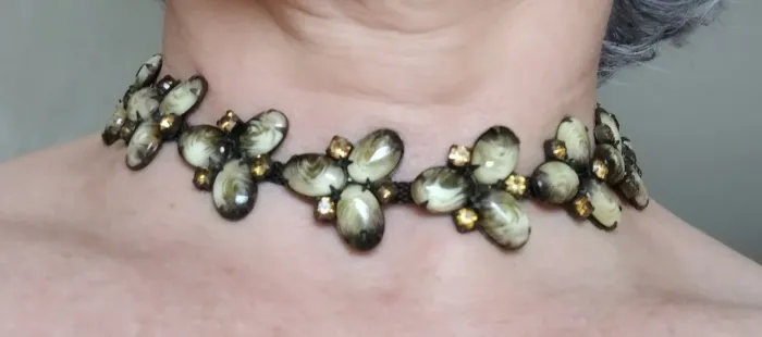 Coleira ou Choker de Flores 