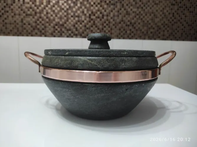 Panela de pedra sabão com alça em cobre 21 cm nova