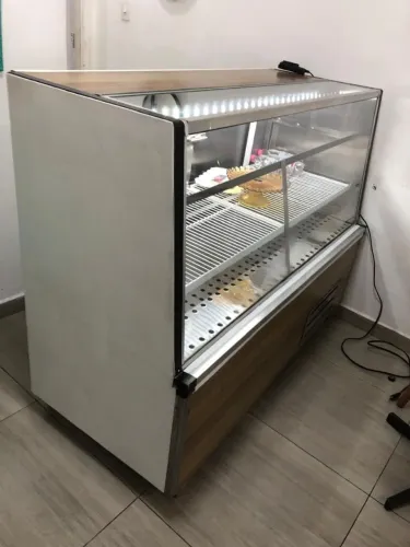 Balcão Refrigerado Expositor Grande