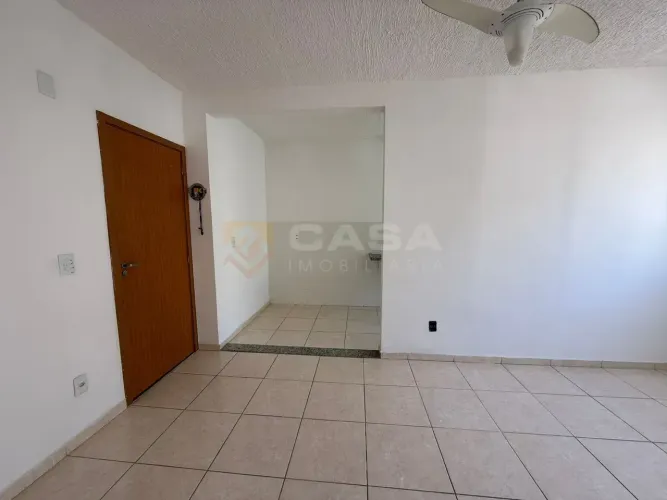 Apartamento de 2 Quartos com Sol da Manhã no Condomínio São Pedro