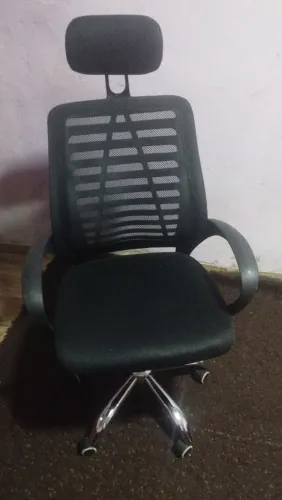 CADEIRA ERGONÔMICA MUITO BOA SEM DEFEITOS