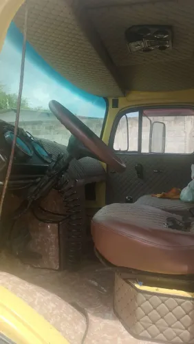 Mercedes 1513 ano 79