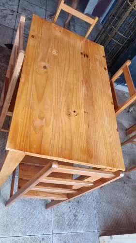 Mesa 4 cadeiras