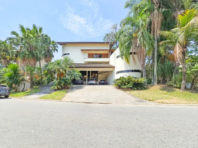 Casa em condomínio para venda em Alphaville com 5 quartos, sendo 5 suítes, 616m²