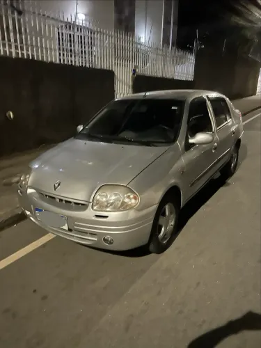 Renault Clio RT/ Privilège 1.6 16V 5P 2003