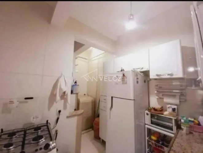 Apartamento - / Residencial / Glória