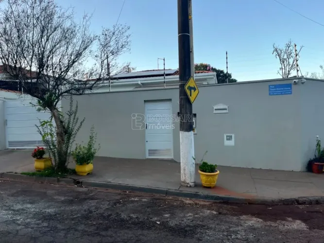 Venda de Casas / Padrão na cidade de Araraquara