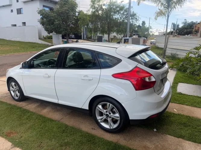 Ford Focus 1.6 S/se/se Plus Flex 8v/16v 5P 2015