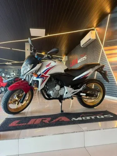 HONDA CB 300R 2015