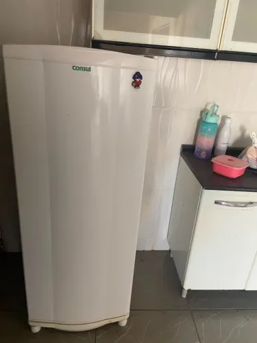 Geladeira Consul 261 Litros - Excelente Estado - 127V Vendo geladeira Consul CRA30FBANA, c