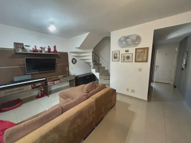 Casa no Condomínio Vert Ville no bairro Jardim Santa Maria em Jacareí com  3 Dormitórios