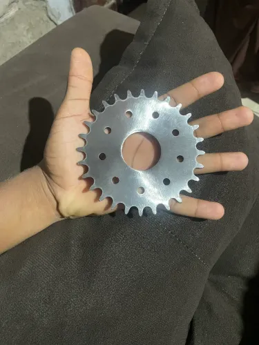 Coroa de 28 dentes para motorizada