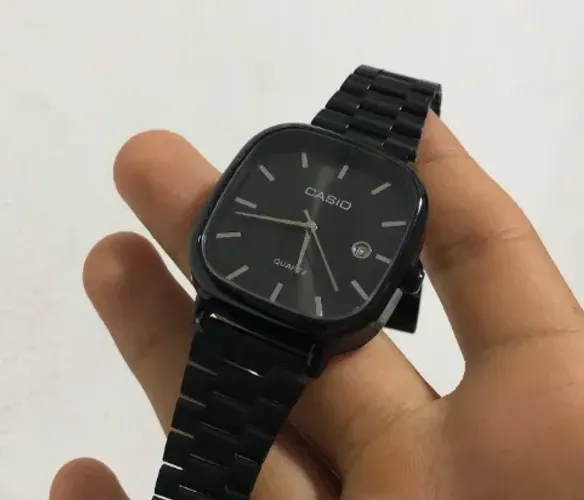 Relógio - CASIO preto, mostrador preto
