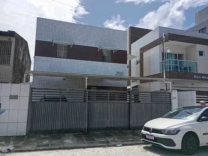 Vende-se apartamento Dúplex, próximo ao trauminha de mangabeira.