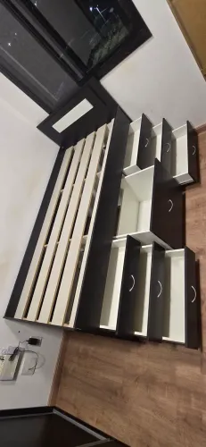 Cama de Solteiro com 7 Gavetas - Preta e Branca - Excelente Estado