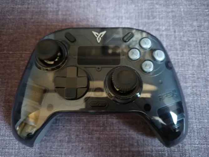Controle Flydigi Apex 3 com dock de carregamento 
