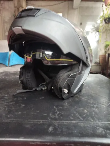 Capacete Robocop marca NORISK N 60 Articulado com óculos
