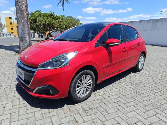 Peugeot 208 allure com teto