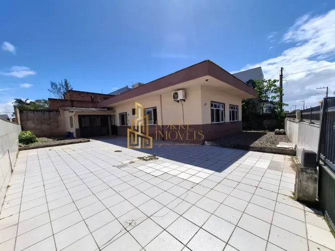 CASA RESIDENCIAL em NAVEGANTES - SC, CENTRO