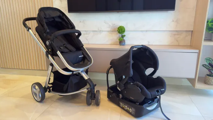Carrinho + bebê conforto com base + espelho