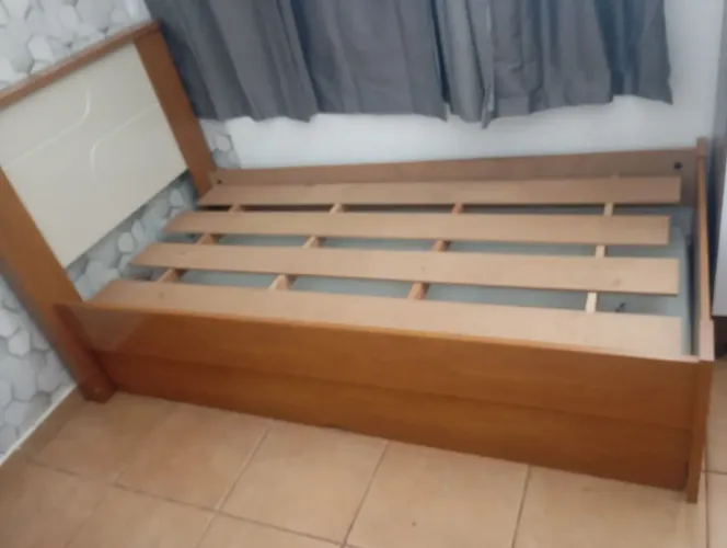 Cama solteiro com auxiliar