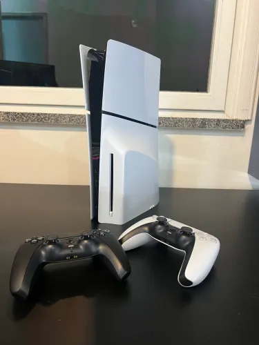 Ps5 + 2 controles na garantia e Nota fiscal