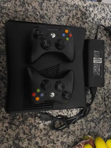Xbox 360 Slim Completo | Lacrado de Fábrica + Kinect + 2 Controles + Jogos