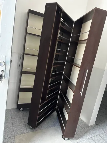 Sapateira com espelho grande