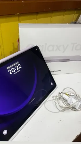 Tablet Samsung Galaxy Tab S9 Fe com Caneta