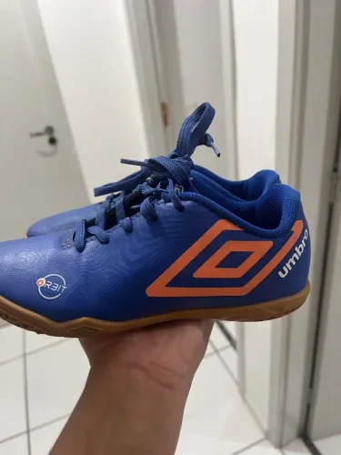 VENDO CHUTEIRA INFANTIL UMBRO 