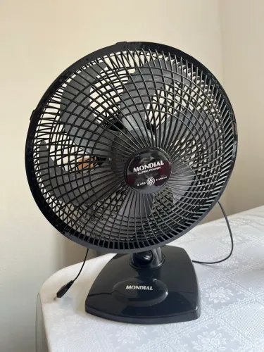 Ventilador de Mesa 30cm 6 Pás Preto Mondial 127V