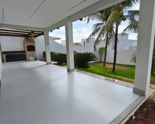 Lindo sobrado com amplo jardim e varanda gourmet no Condomínio Gávea Paradiso