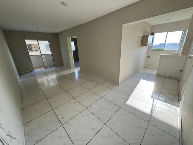 Apartamento com sacada e elevador no Jarivatuba com 2 quartos