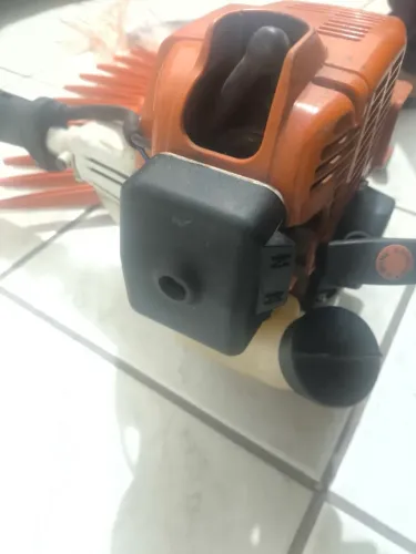 Roçadeira sthil KA 85r mais complemento derricador de café mãozinha
