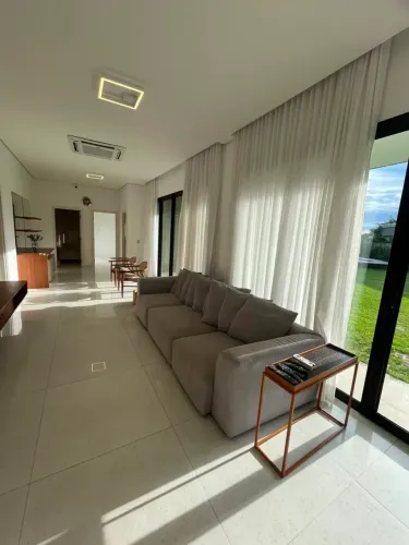 MANSÃO LINDA NA MARINA RIO BELO COM 3 SUÍTES, LAGO COM CARPAS E 1.500 M²