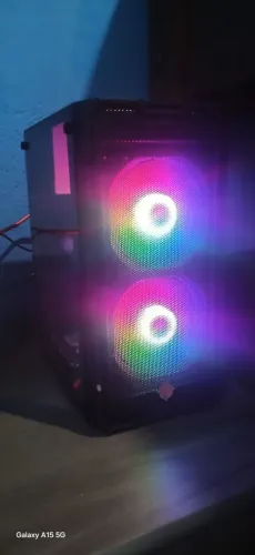 Mini Pc gamer compacto