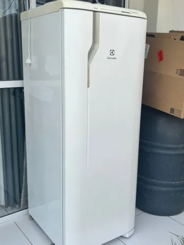 Geladeira frost free Gelando Bem.