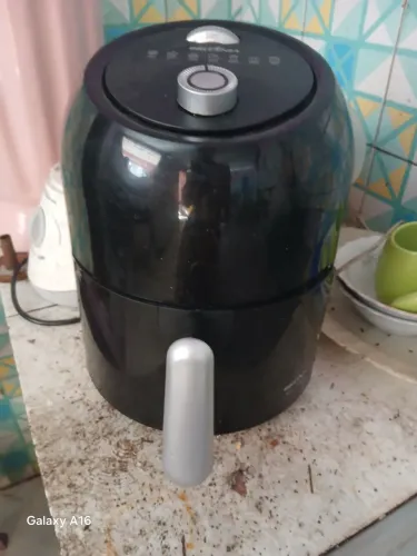 Vende se air fryer britania