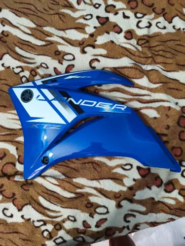 Carenagem do tanque da Lander