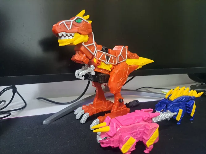 Megazord DinoCharge (contém avarias)