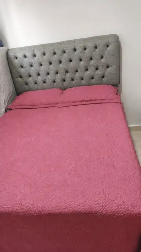 Cama Box de Casal Semi-Nova com Cabeceira