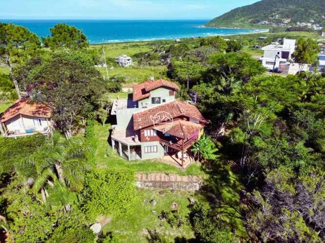 Residência Paradisíaca: Vista Panorâmica para o Mar, Campo e Natureza em Ambient