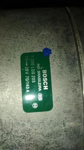 Vende se alternador semi novo Bosch carro.