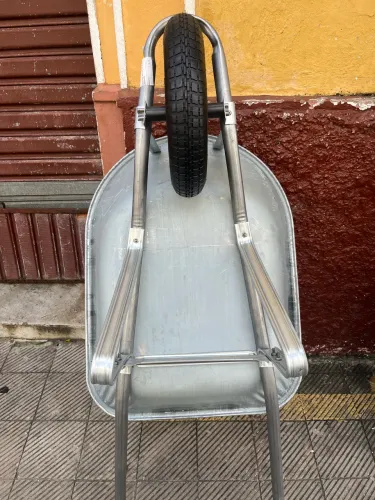Carrinho de mão galvanizado
