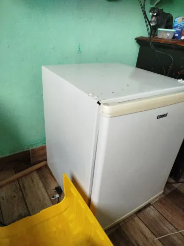Frigobar Consul compacto