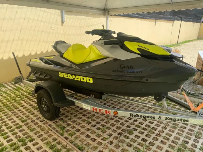 Jet-Ski Sea-Doo 230 GTR - 2020 Carreta Rodoviária
